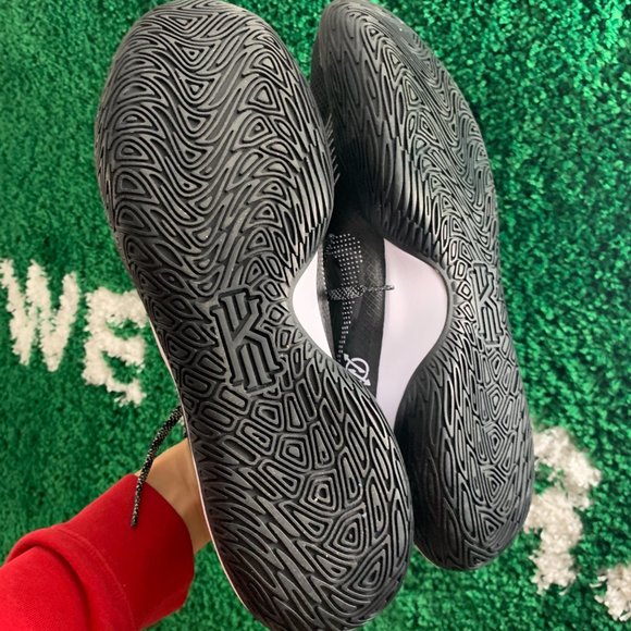 NIKE KYRIE FLYTRAP V SIZE 14 - Picture 3 of 4